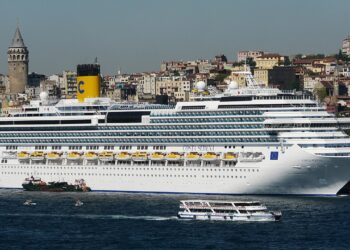Kapal Pesiar Costa Serena