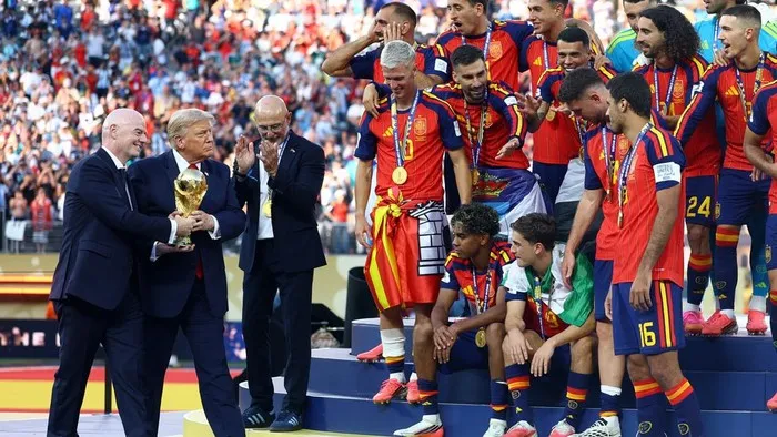 Tim nasional Spanyol dan Presiden AS Donald Trump