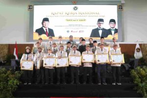 Kemenhaj Beri Penghargaan Tokoh dan Mitra Terbaik Penyelenggaraan Haji 2026