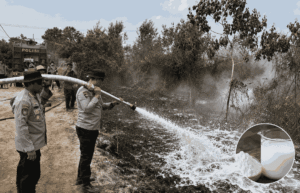 Polda Kalsel Gunakan Cairan Tepung Padamkan Karhutla