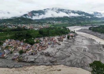 Lumpur tutupi wilayah luas setelah banjir bandang di Trishuli, Nepal