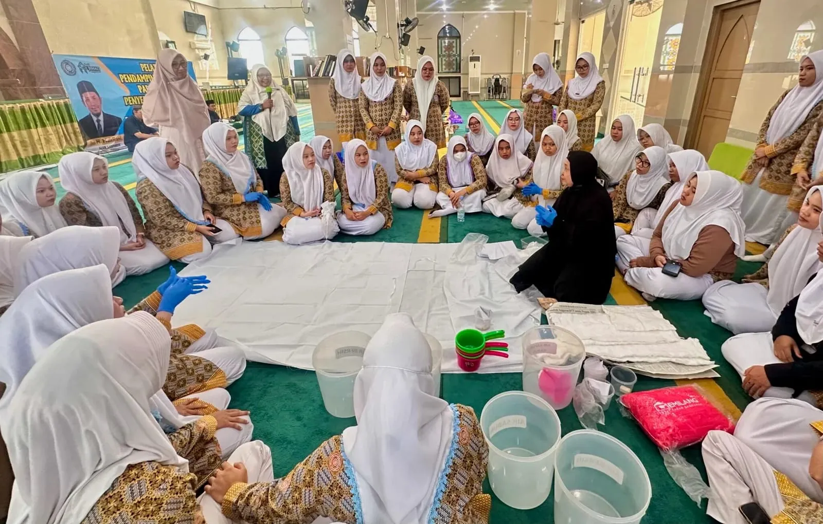 Pelatihan Pemandian Jenazah di Masjid Al Jihad Banjarmasin