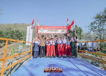 Salah satu jembatan TNI/Polti yang diresmikan