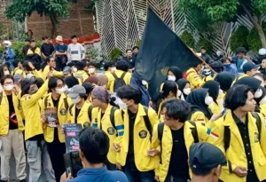 Aksi demonstrasi Badan Eksekutif Mahasiswa Universitas Indonesia [BEM UI], Selasa [18/8]