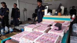 Penggerebekan pabrik uang palsu