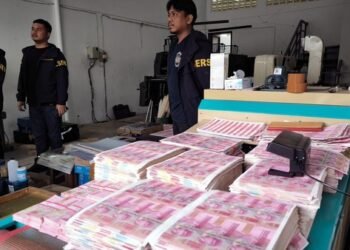 Penggerebekan pabrik uang palsu