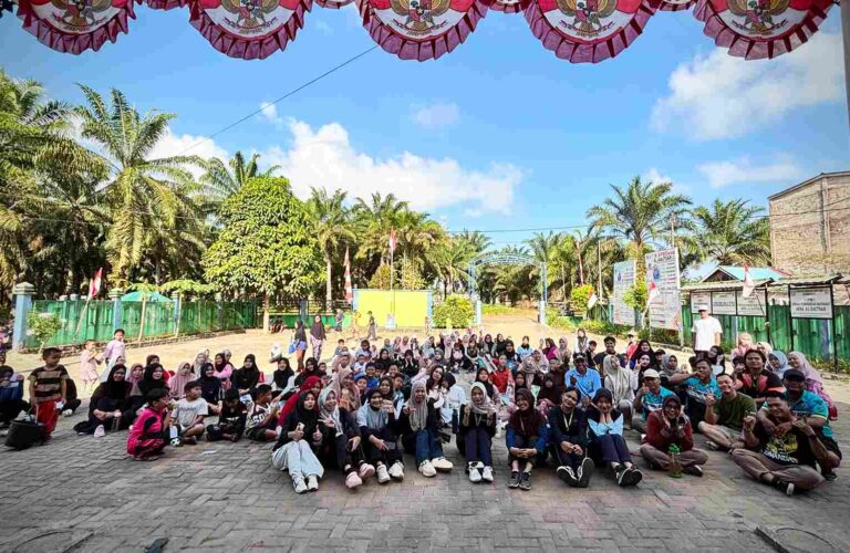 Senam Ceria, Sampah Terkelola, Lingkungan Terjaga: Mahasiswa KKN Tematik LH ULM Kelompok 14 Ajak Warga Desa Al-Kautsar Hidup Sehat dan Peduli Lingkungan