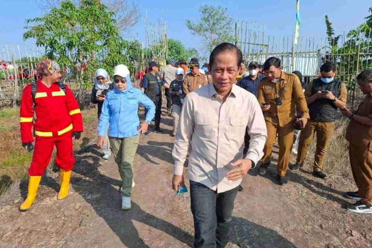 Antisipasi Masuknya Puncak El Nino September 2026, Wamenko Pangan Targetkan Karhutla Banjarbaru Tuntas dalam Dua Pekan