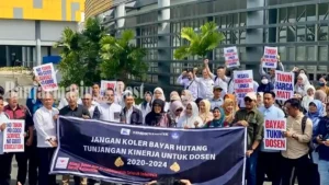 Dosen ASN gelar aksi unjuk rasa di depan General Building Universitas Lambung Mangkurat