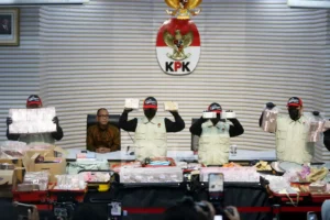 Barang bukti hasil OTT di Kementerian ATR/BPN