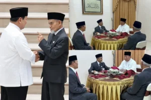 Pimpinan Ponpes Gontor KH Hasan Abdullah Sahal bersama Presiden Prabowo Subianto