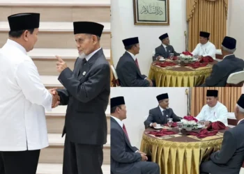 Pimpinan Ponpes Gontor KH Hasan Abdullah Sahal bersama Presiden Prabowo Subianto
