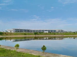 Kolam sisi barat Bandara Syamsudin Noor