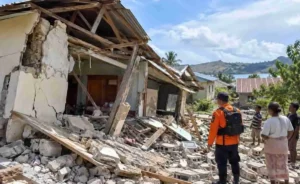 nan yang runtuh akibat gempa di Sumba