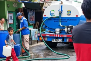 Mobil tangki air bersih untuk masyarakat Balikpapan