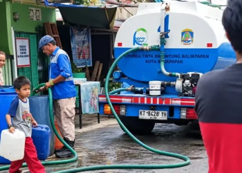 Mobil tangki air bersih untuk masyarakat Balikpapan