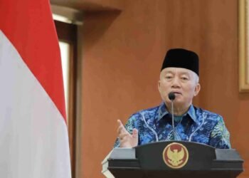 Gubernur Kalsel H. Muhidin