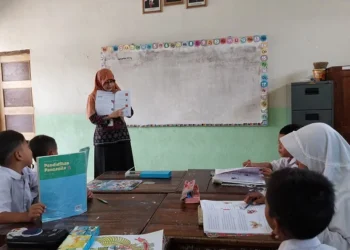 Guru PPPK paruh waktu