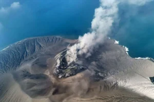 Erupsi Gunung Anak Krakatau